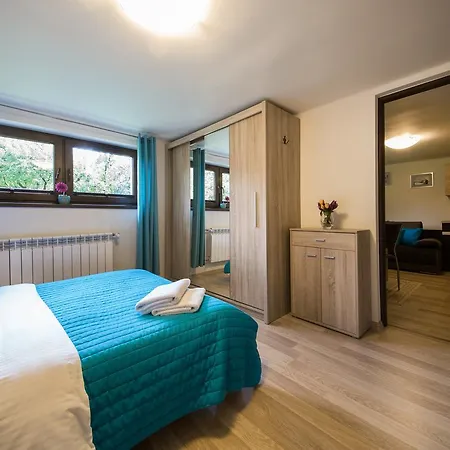 Aviator Apartment *