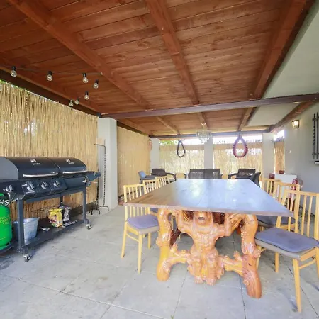 Aviator Apartment *